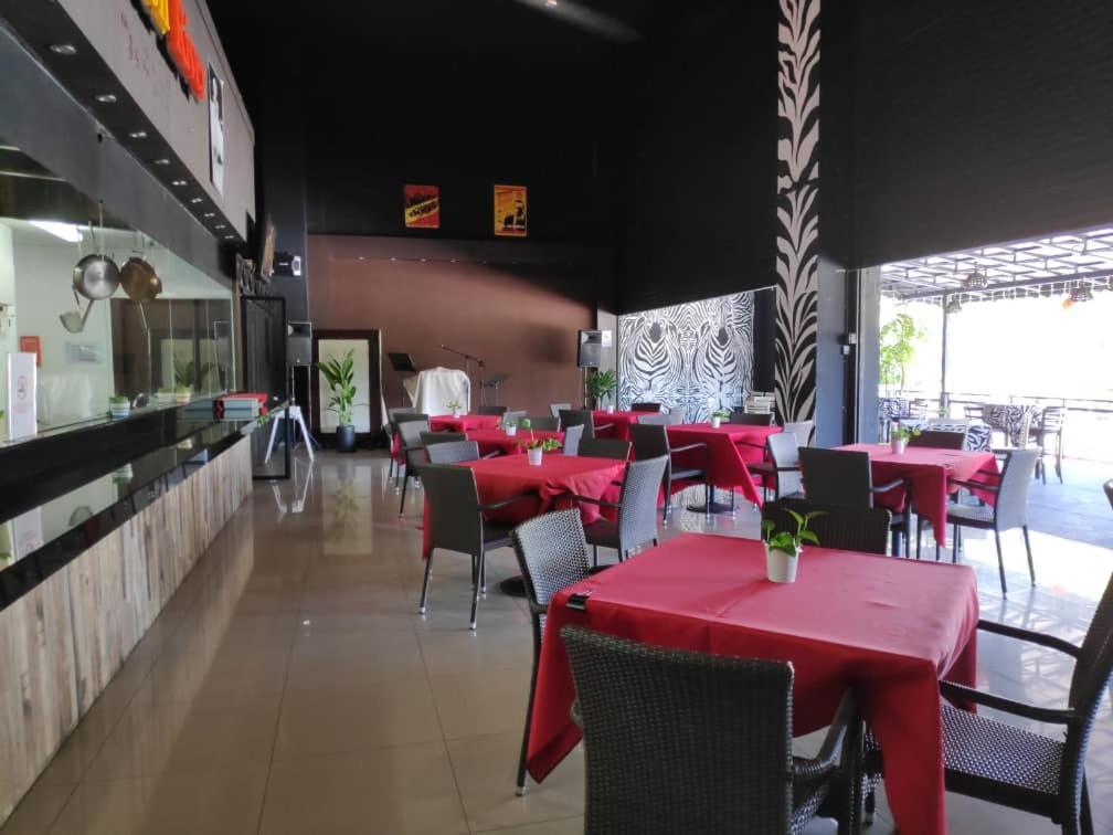 Kinta Riverfront Hotel & Suites Ipoh Exterior foto